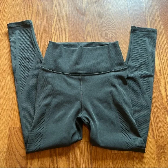 Athleta Mudra 7/8 Tight - Picture 10 of 12